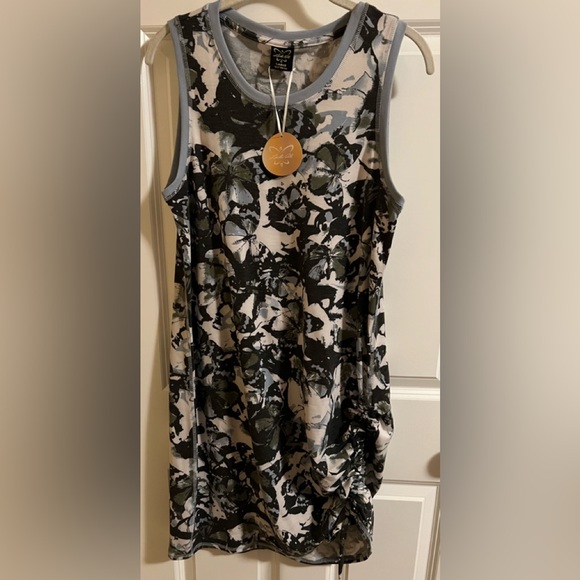 Laila Ali Dresses & Skirts - NWT Laila Ali fun t-shirt dress. Size L